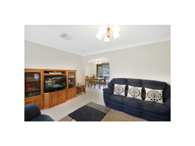 6 Jonquil Place, Glenmore Park NSW 2745