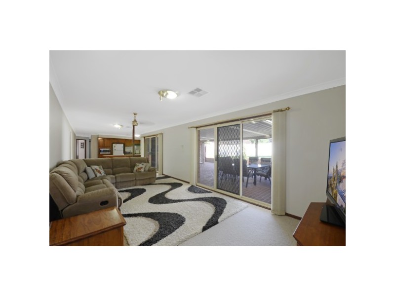 6 Jonquil Place, Glenmore Park NSW 2745