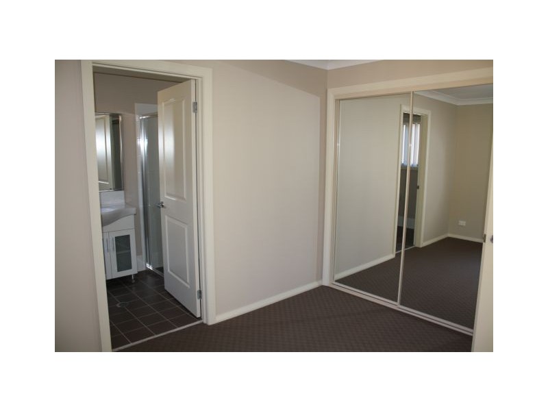 1/27 Eton Road, Cambridge Park NSW 2747