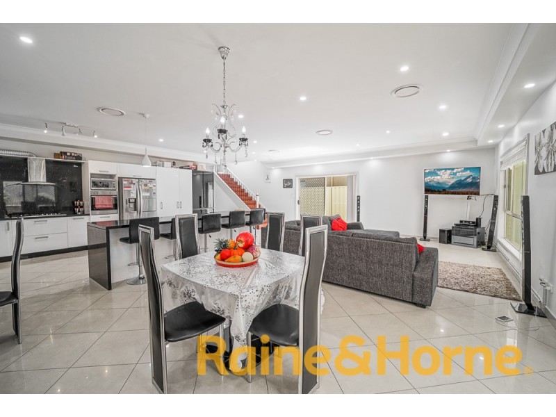 18 Lakewood Terrace, Glenmore Park NSW 2745