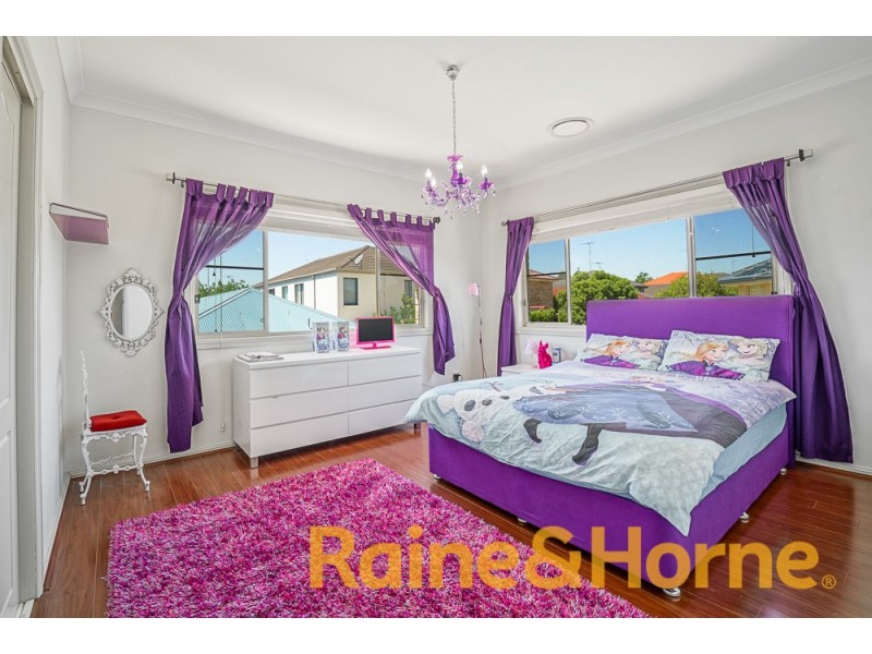 18 Lakewood Terrace, Glenmore Park NSW 2745