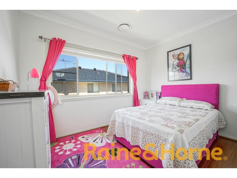 18 Lakewood Terrace, Glenmore Park NSW 2745