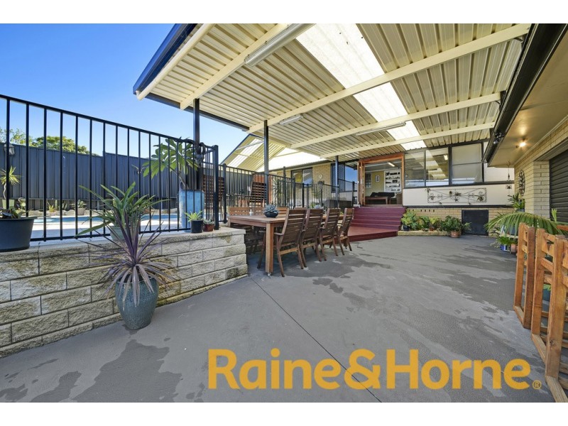 4 Raschke Street, Cambridge Park NSW 2747