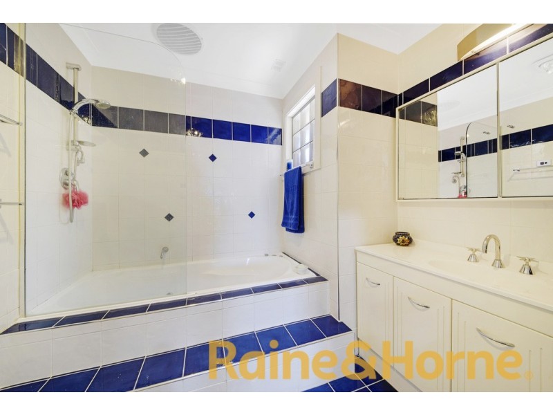 4 Raschke Street, Cambridge Park NSW 2747