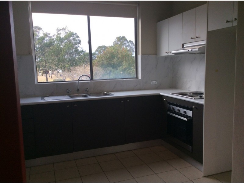 8/5 Preston Street, Penrith NSW 2750