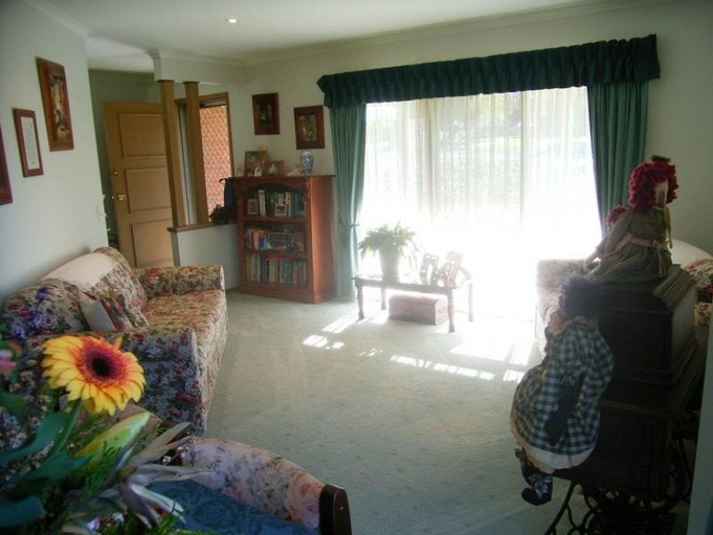 42 Russell Street, Howlong NSW 2643