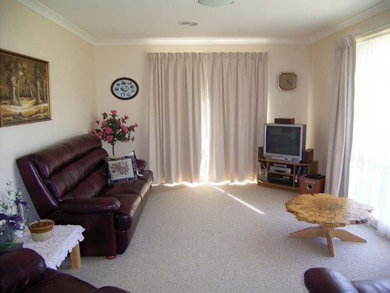 14 Quandong Road, Thurgoona NSW 2640