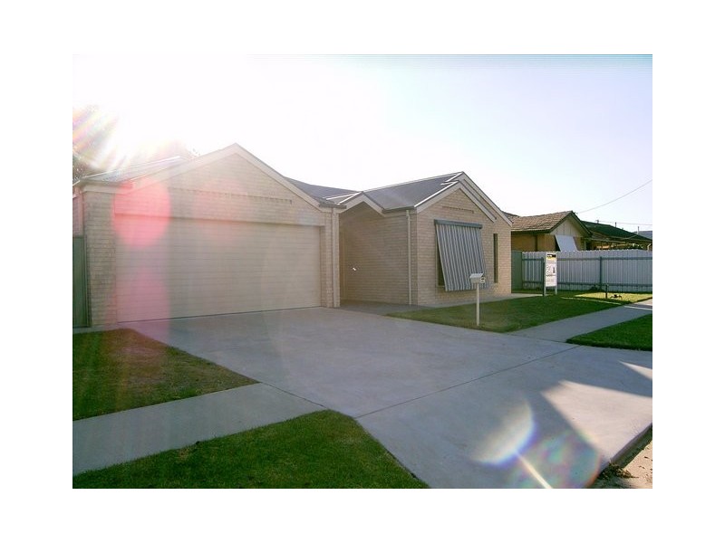 511 Ashford St, Lavington NSW 2641