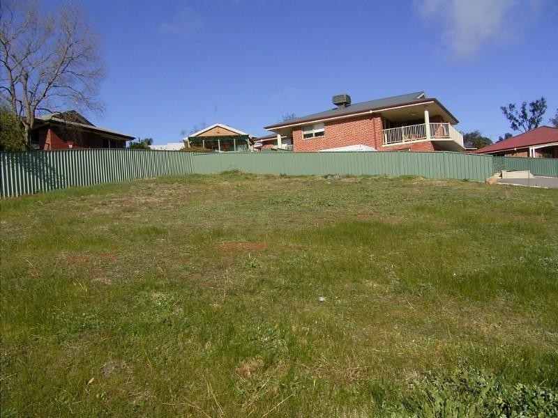 21 Orchard Way, Lavington NSW 2641