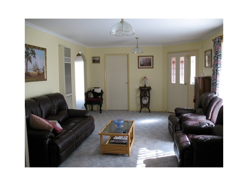 150 Jude Street, Howlong NSW 2643