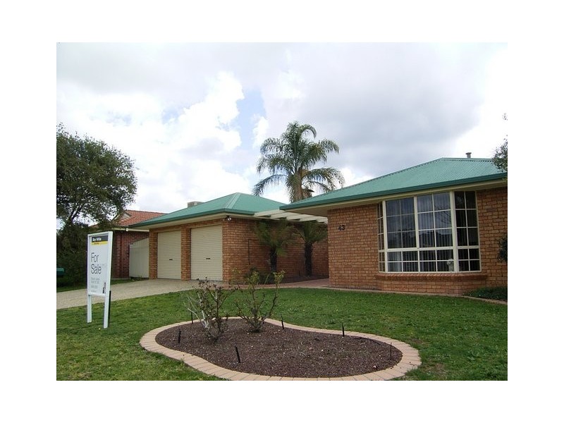 43 Saville Avenue, Lavington NSW 2641