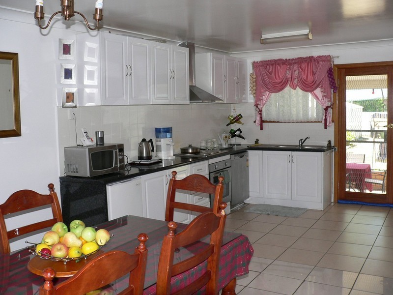 1068 Koonwarra Street, North Albury NSW 2640