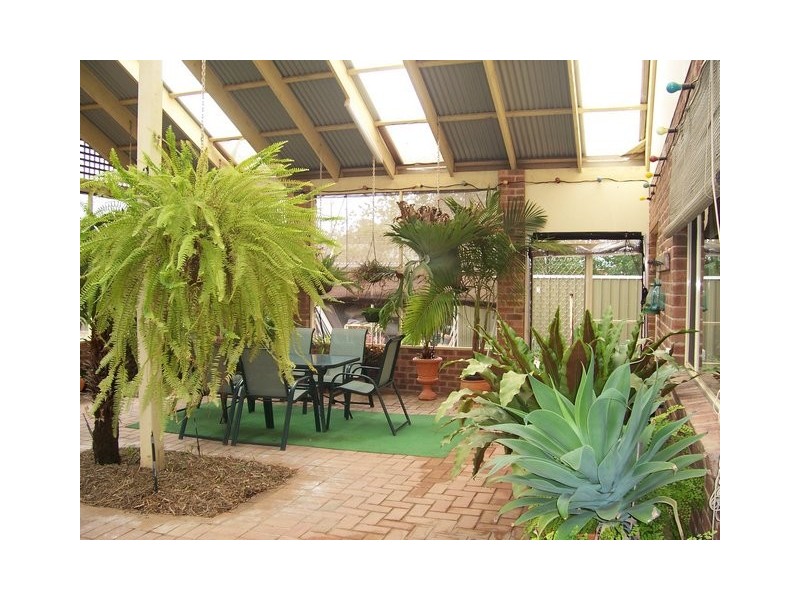 69 Federation Ave, Corowa NSW 2646