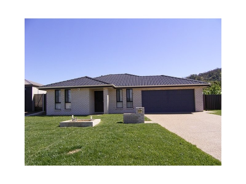 28 Dalbirra Place, Lavington NSW 2641