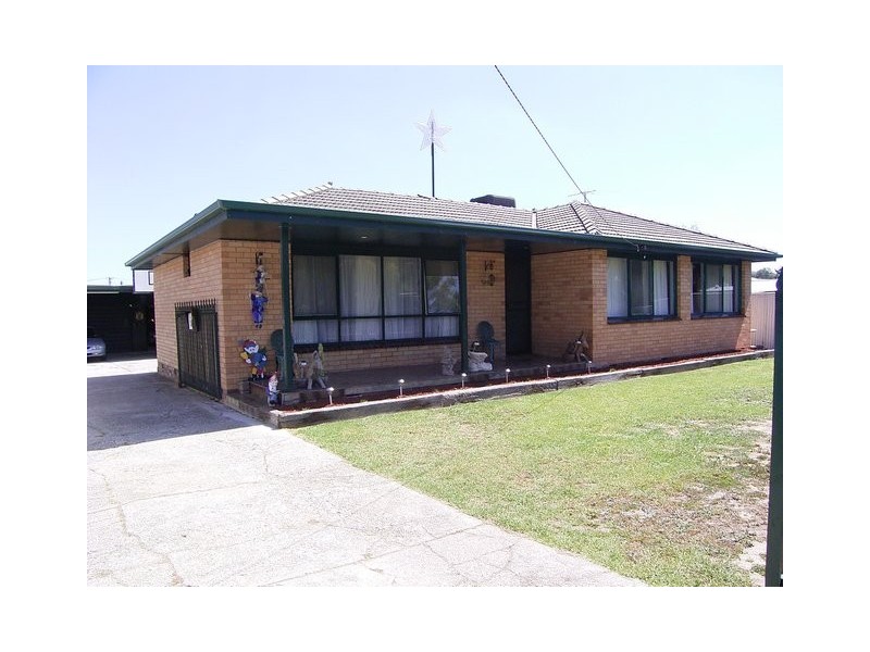 545 Williams Street, Lavington NSW 2641