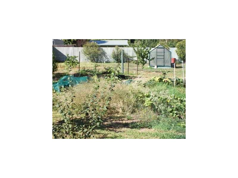 76 Hawkins, Howlong NSW 2643