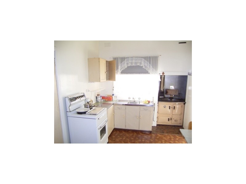 473 Danes Street, Lavington NSW 2641