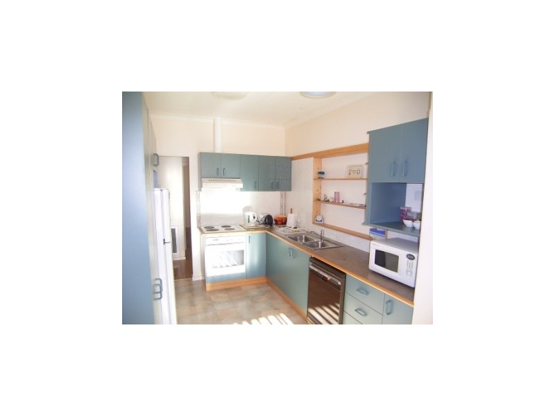 389 Alana Street, East Albury NSW 2640