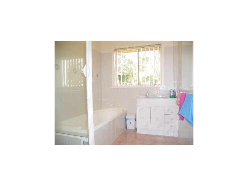 389 Alana Street, East Albury NSW 2640