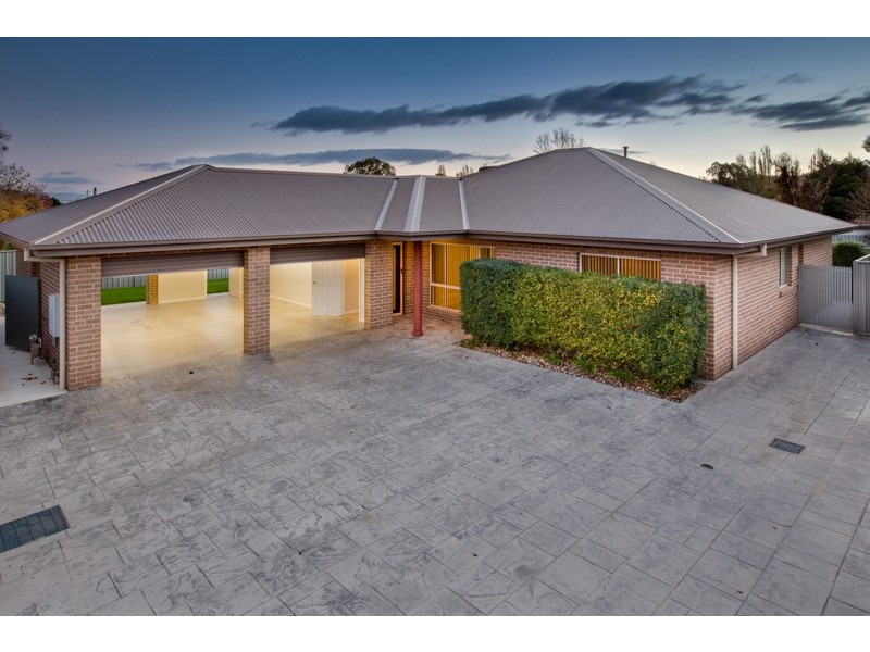 4/585 Livermore Street, Lavington NSW 2641
