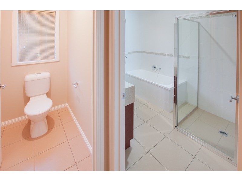 4/585 Livermore Street, Lavington NSW 2641