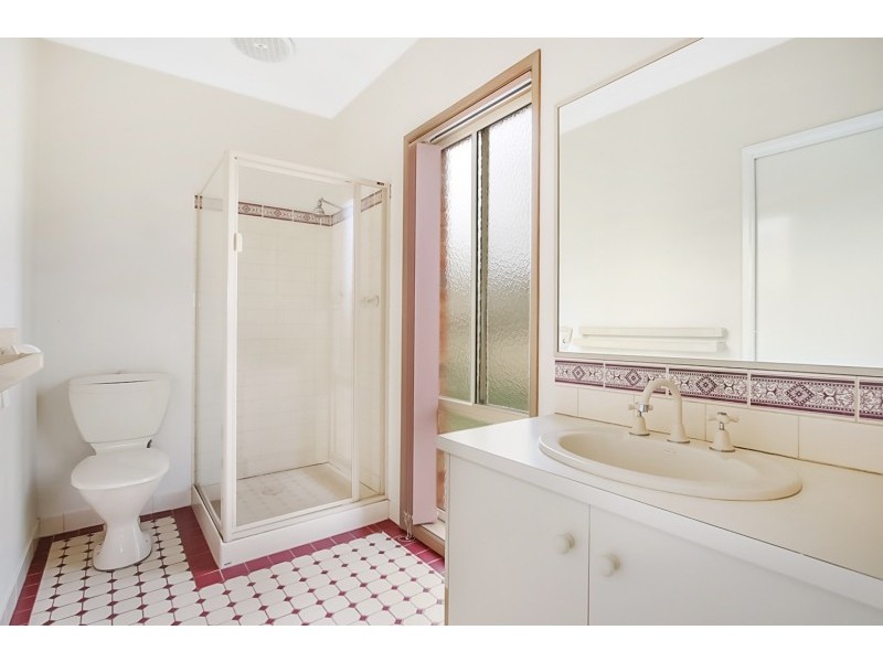 273 Bimbadeen Avenue, East Albury NSW 2640