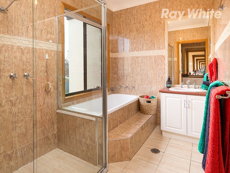 1 O’Mahony Close, Lavington NSW 2641