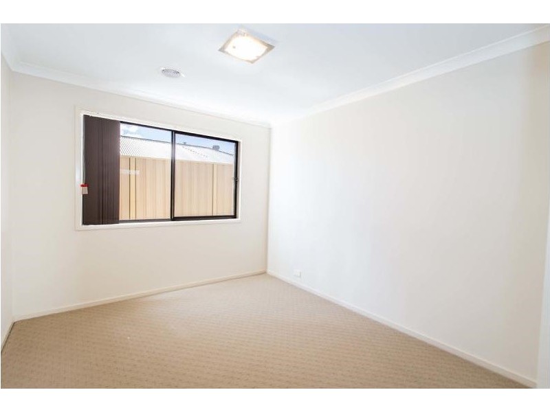 27 Victoria Cross Parade, Wodonga VIC 3690