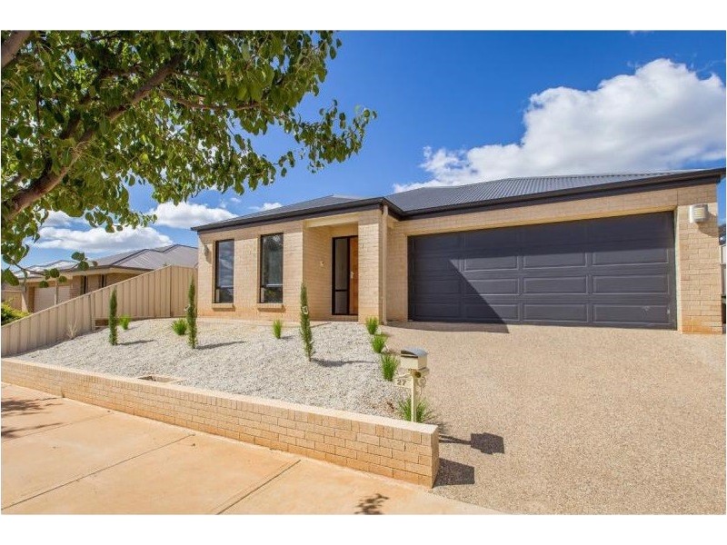 27 Victoria Cross Parade, Wodonga VIC 3690