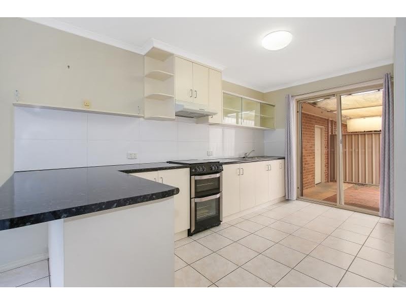 1/472 Breen Street, Lavington NSW 2641