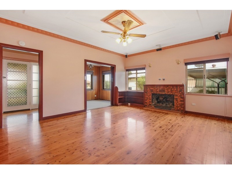 519 Kotthoff Street, Lavington NSW 2641