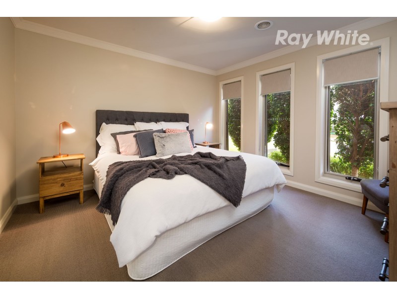 15 Lawson Circuit, Lavington NSW 2641