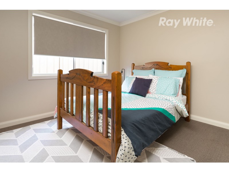 15 Lawson Circuit, Lavington NSW 2641