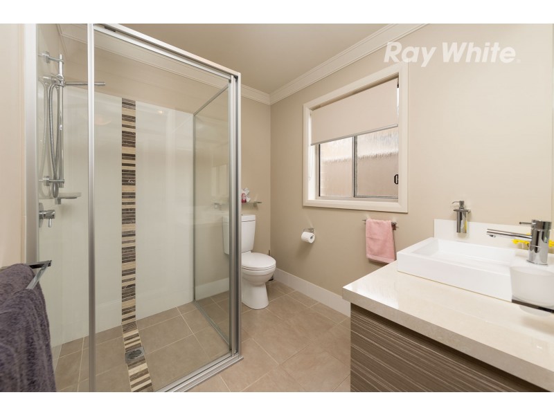 15 Lawson Circuit, Lavington NSW 2641