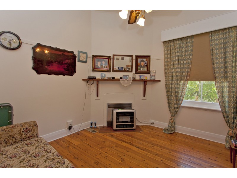 10 Balfour Street, Culcairn NSW 2660