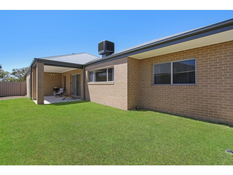 7 Oxley Way, Lavington NSW 2641