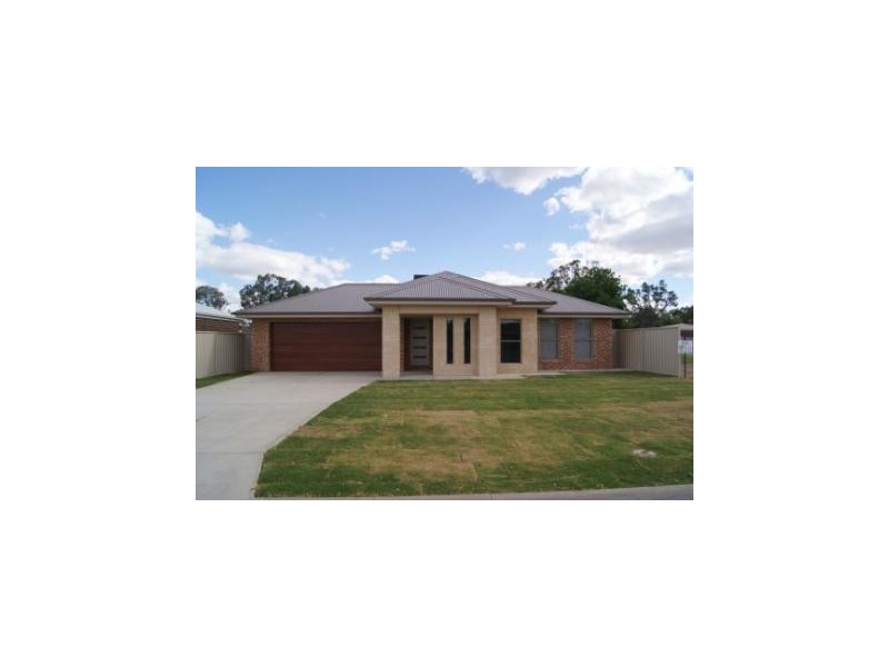 14 Britton Court, Jindera NSW 2642