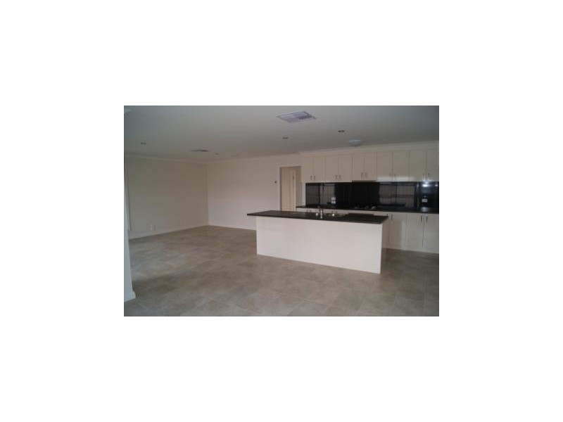 14 Britton Court, Jindera NSW 2642