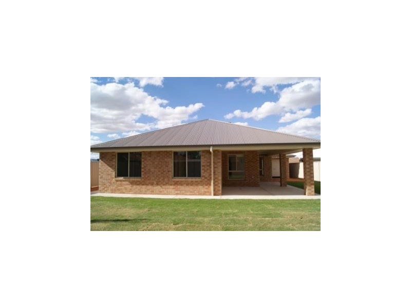 14 Britton Court, Jindera NSW 2642
