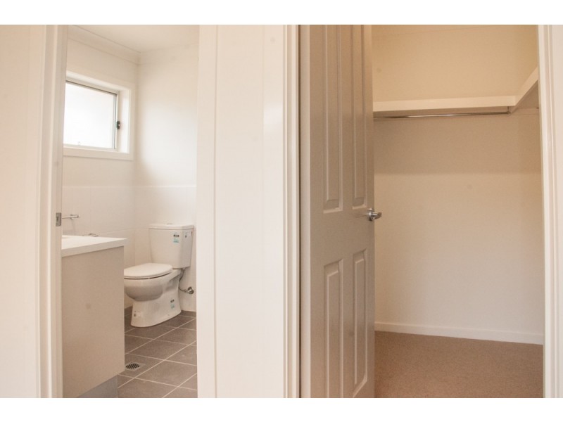 32 Cornwall Avenue, Lavington NSW 2641