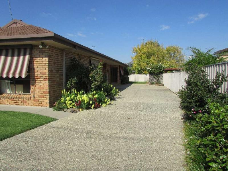 1/395 Sandrina Drive, Lavington NSW 2641