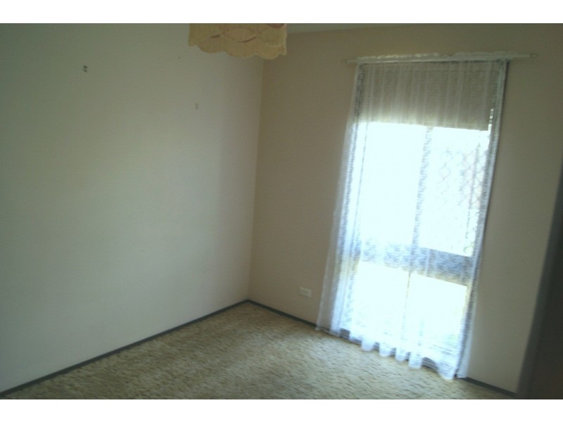 2/405 Griffith Road, Lavington NSW 2641