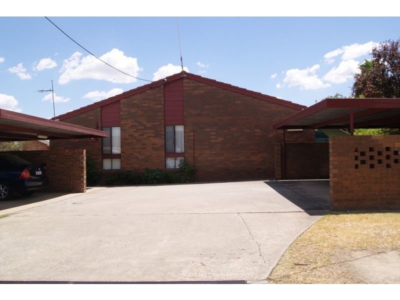 2/405 Griffith Road, Lavington NSW 2641