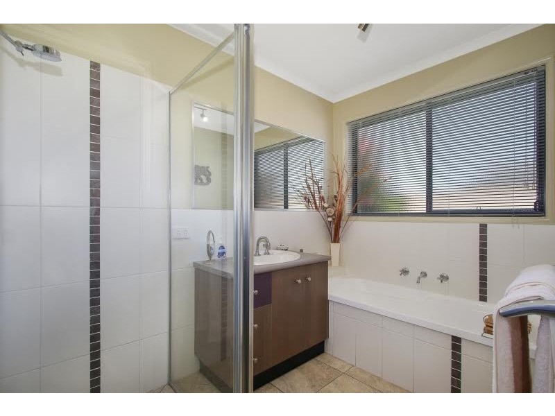 1/362 Cambourne Street, Lavington NSW 2641