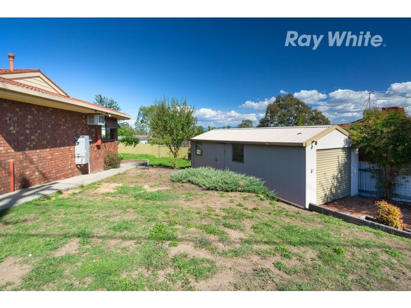 2 Mountain View Drive, Lavington NSW 2641