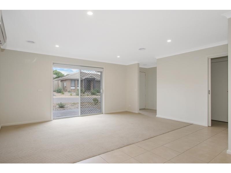 27 Brookfield Mews, Lavington NSW 2641