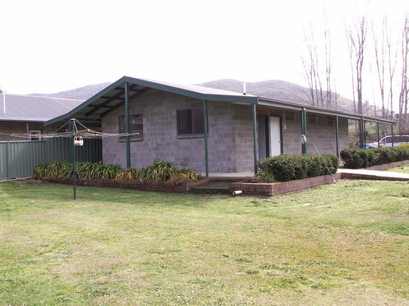 110 Kergunyah Rd, Kergunyah VIC 3691