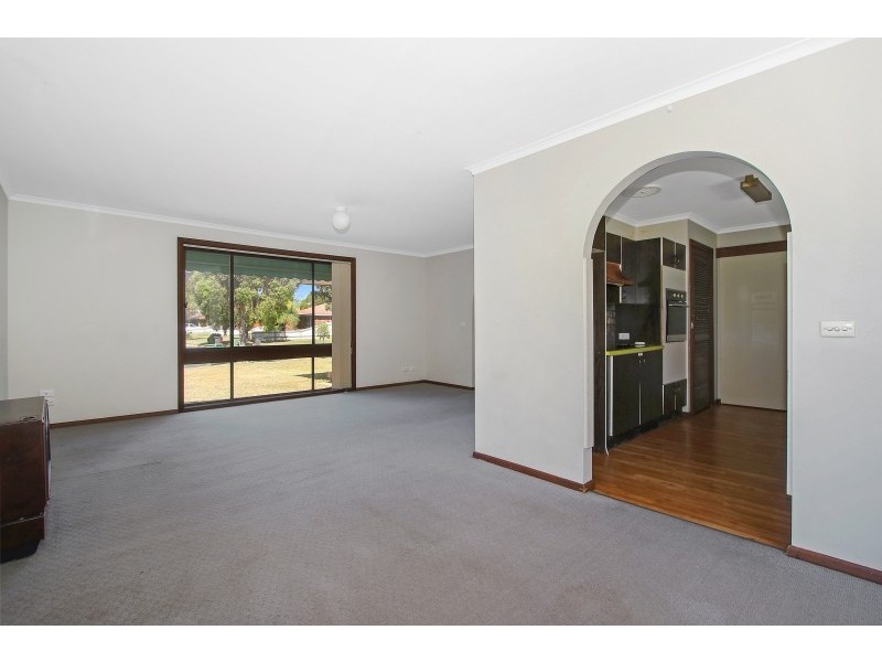 401 Elton Court, Lavington NSW 2641