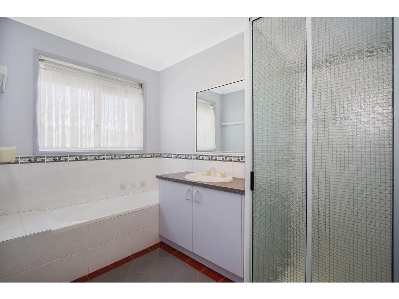 2/466 Ashford Street, Lavington NSW 2641