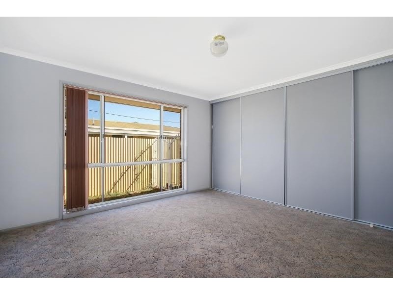 2/466 Ashford Street, Lavington NSW 2641